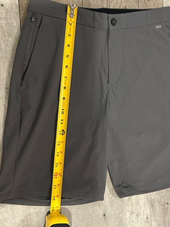 Vuori Men’s Medium Fleet Chino Short Charcoal 8” Inseam - Picture 6 of 8